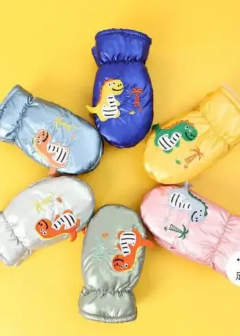 دستکش هولوگرام دایناسوری