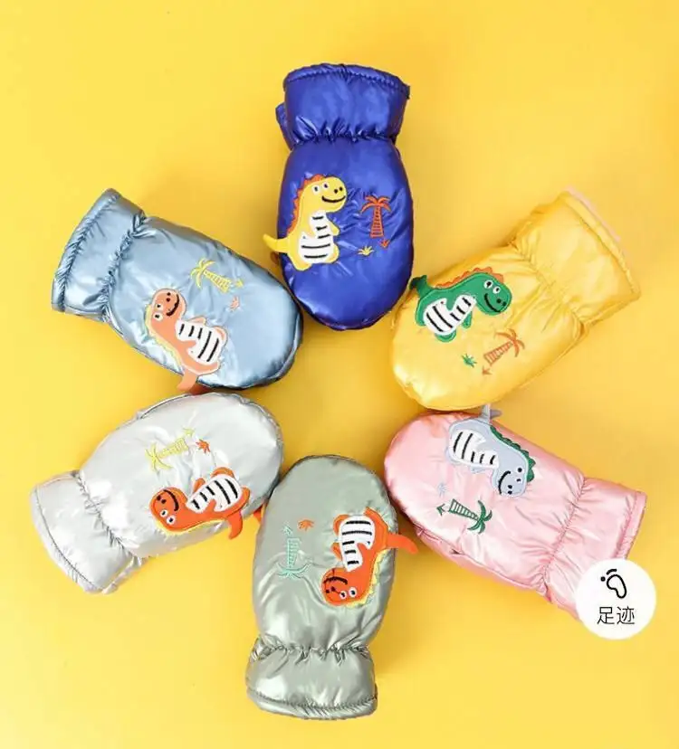 دستکش هولوگرام دایناسوری